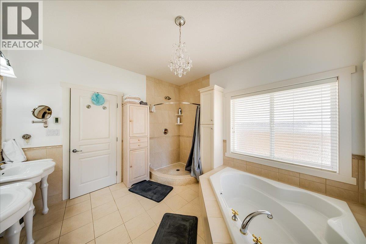1275 Paquette Drive, Trail, British Columbia  V1R 4W2 - Photo 36 - 10402229