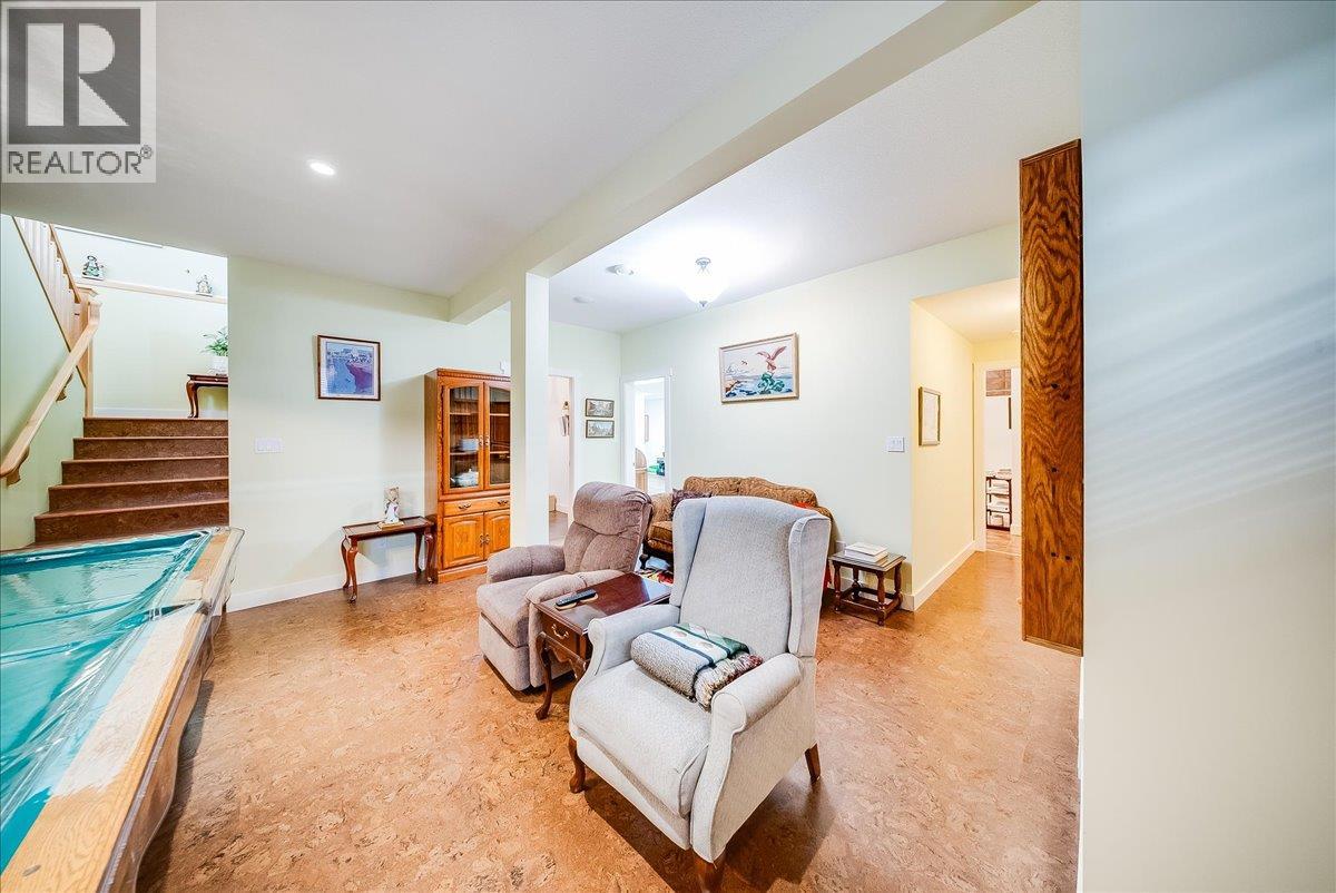 1275 Paquette Drive, Trail, British Columbia  V1R 4W2 - Photo 41 - 10402229