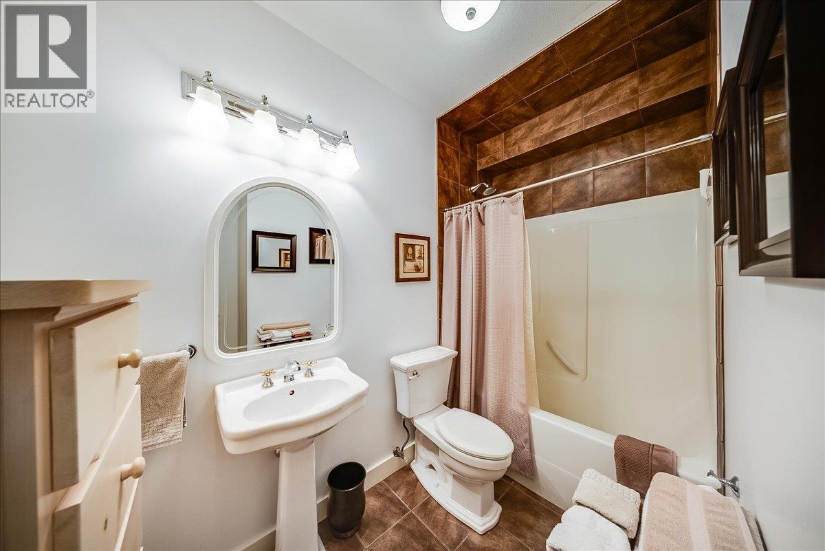 1275 Paquette Drive, Trail, British Columbia  V1R 4W2 - Photo 47 - 10402229