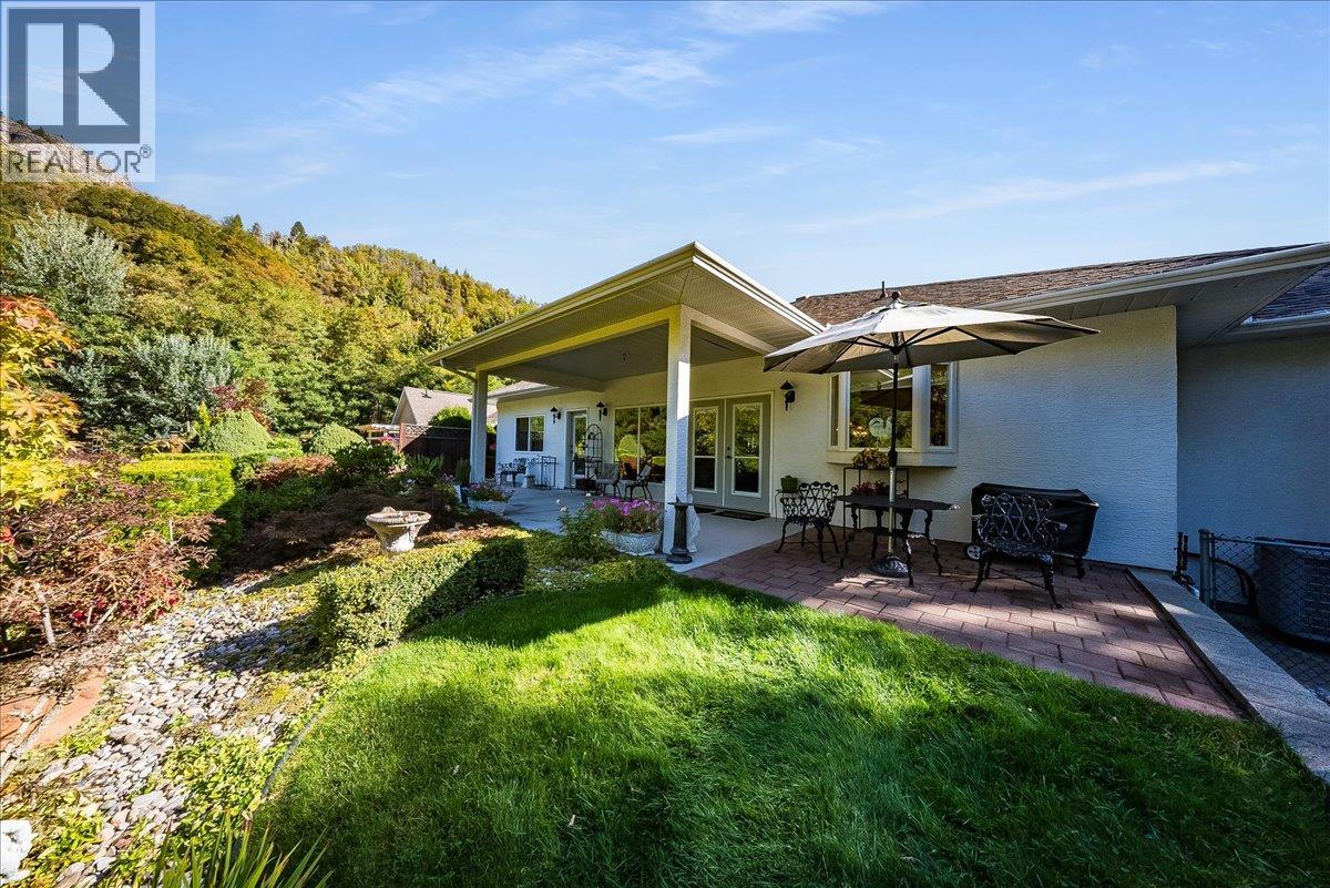 1275 Paquette Drive, Trail, British Columbia  V1R 4W2 - Photo 6 - 10402229