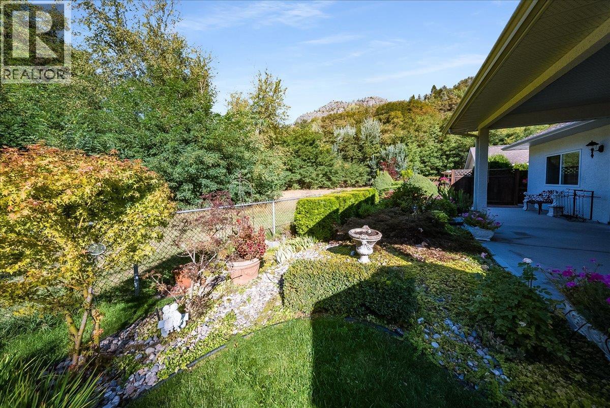 1275 Paquette Drive, Trail, British Columbia  V1R 4W2 - Photo 7 - 10402229
