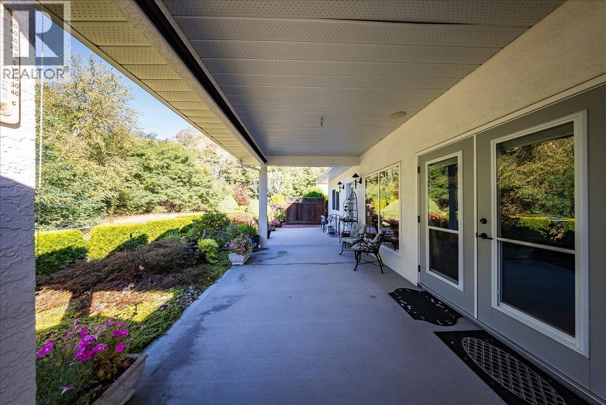 1275 Paquette Drive, Trail, British Columbia  V1R 4W2 - Photo 8 - 10402229