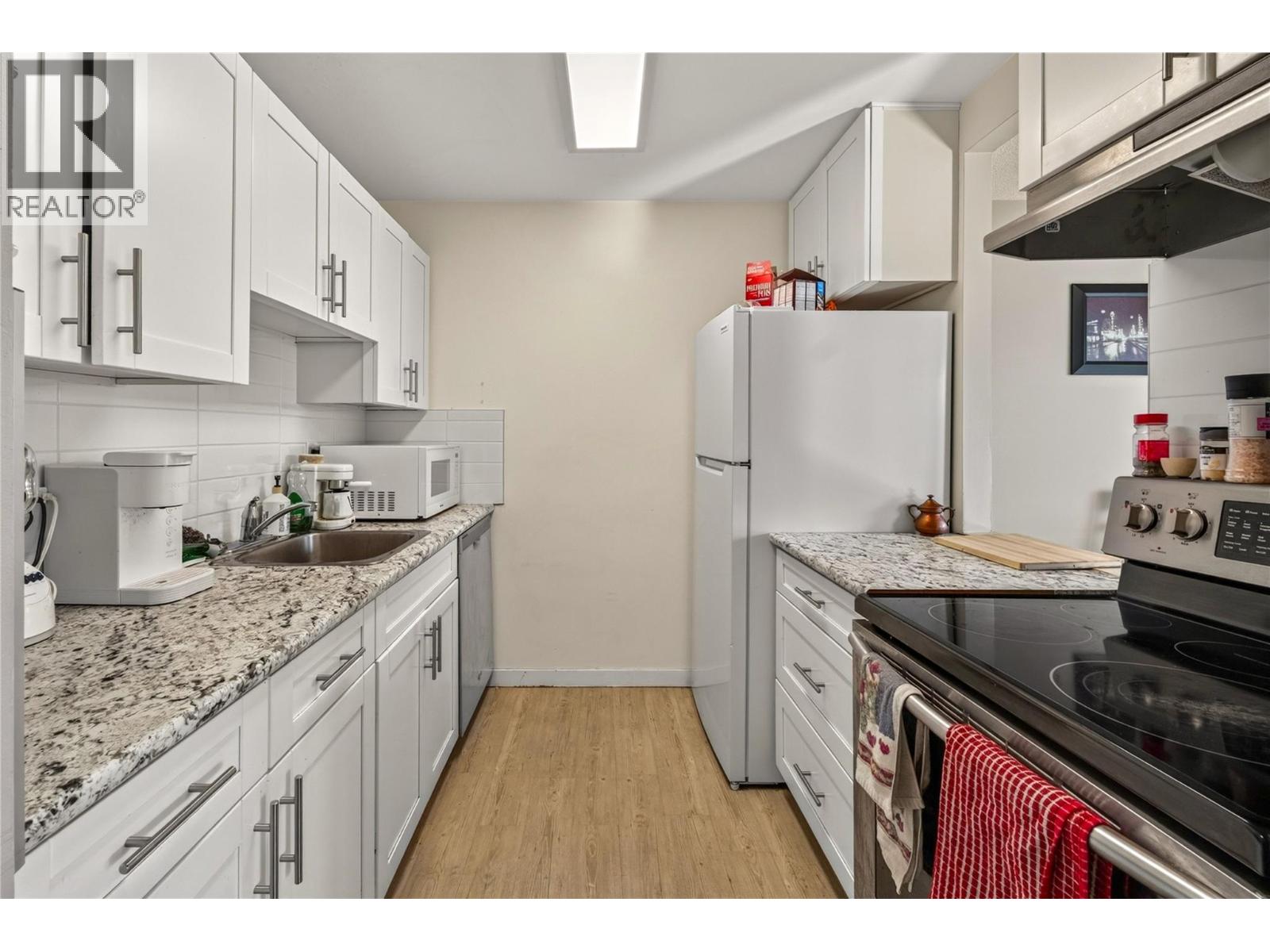 737 Leon Avenue Unit# 1007, Kelowna, British Columbia  V1Y 6L7 - Photo 3 - 10402294