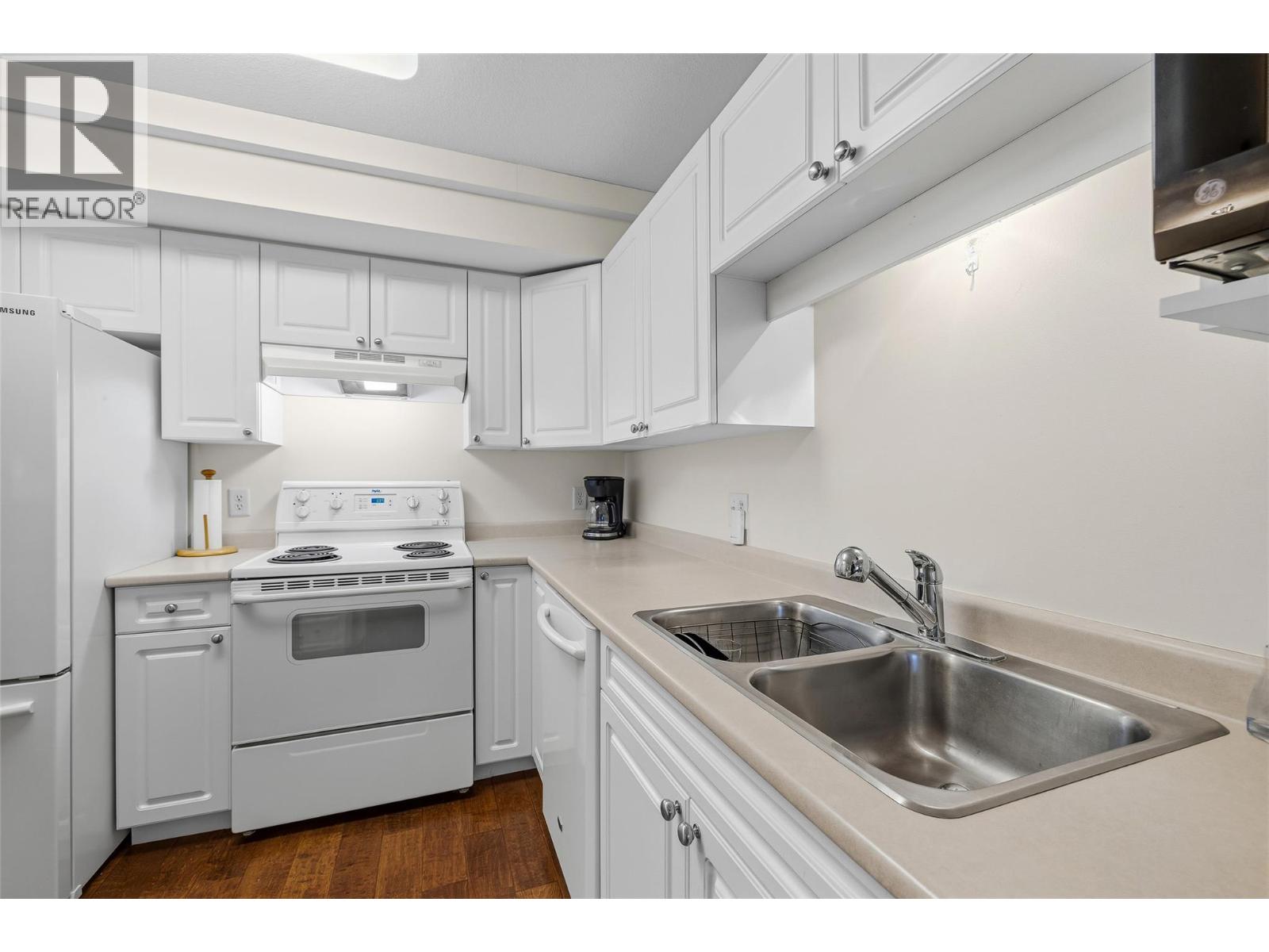 250 Dougall Road N Unit# 208, Kelowna, British Columbia  V1X 3K5 - Photo 11 - 10402145