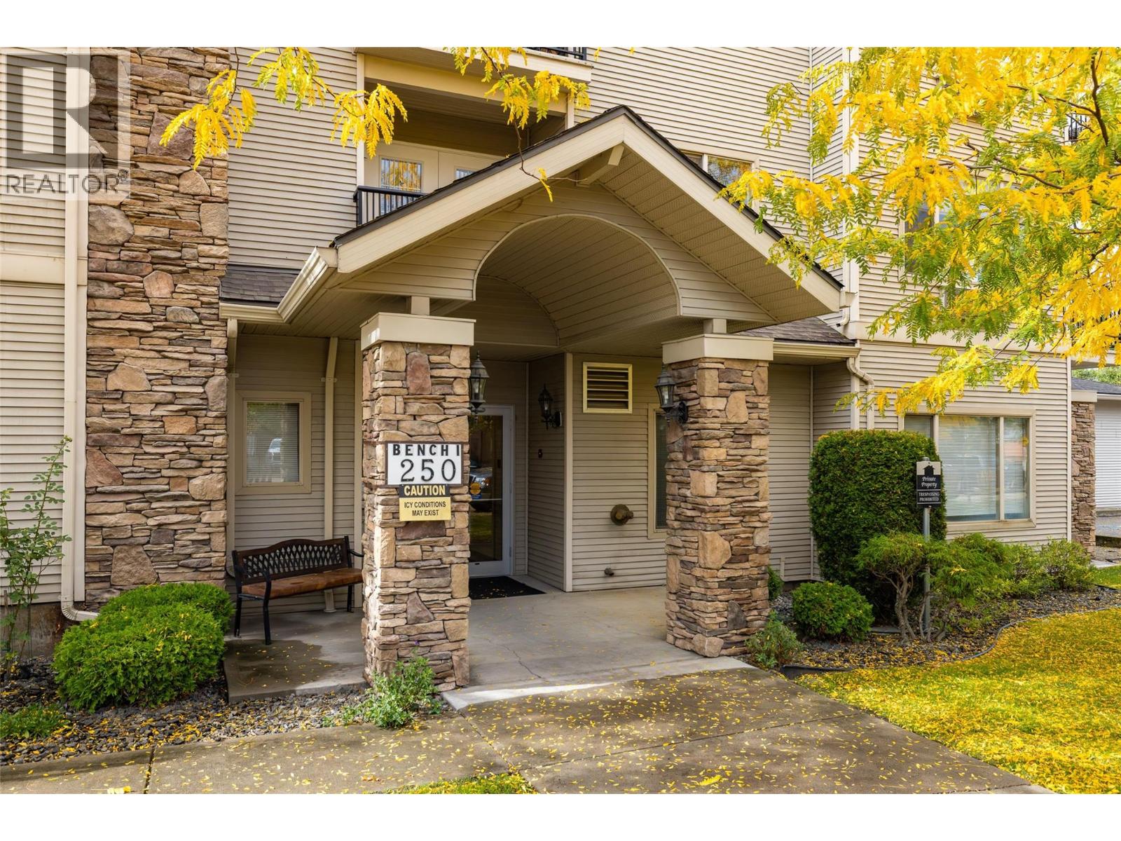 250 Dougall Road N Unit# 208, Kelowna, British Columbia  V1X 3K5 - Photo 2 - 10402145