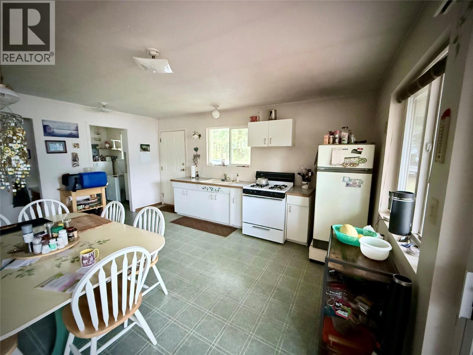7180 Little Cayuse Creek Road, Castlegar, British Columbia  V1N 4V8 - Photo 13 - 10402292