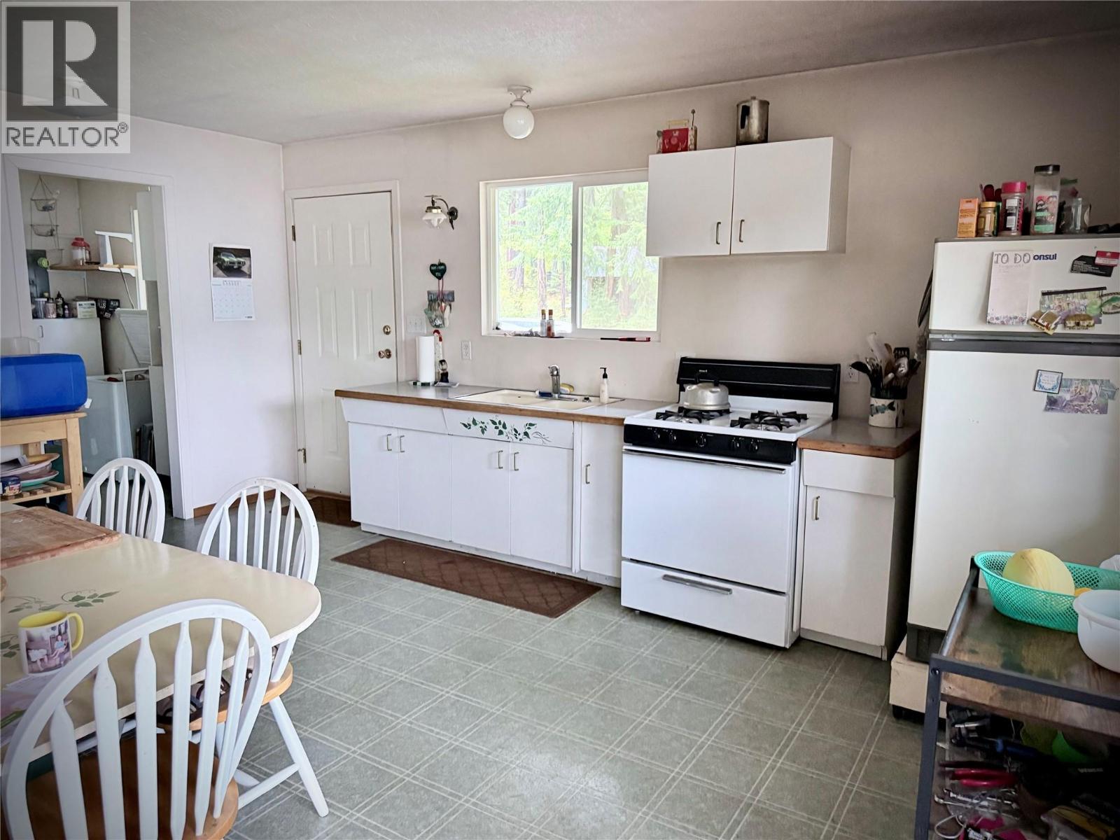 7180 Little Cayuse Creek Road, Castlegar, British Columbia  V1N 4V8 - Photo 14 - 10402292