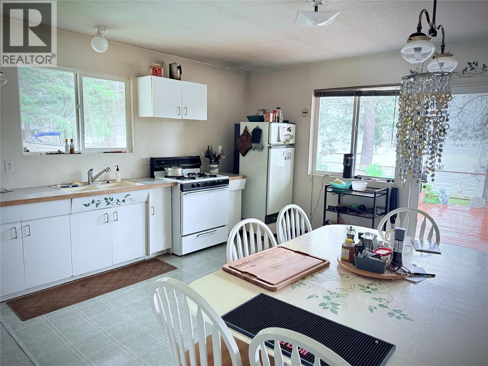 7180 Little Cayuse Creek Road, Castlegar, British Columbia  V1N 4V8 - Photo 15 - 10402292