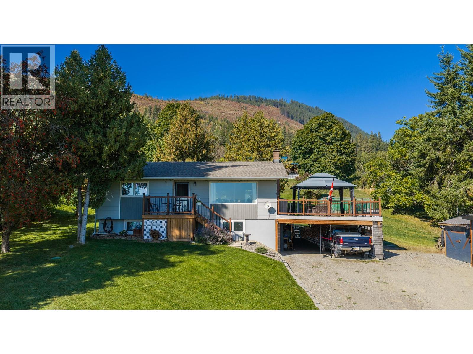 960 Monrose Road, Wynndel, British Columbia  V0B 2N2 - Photo 1 - 10401606