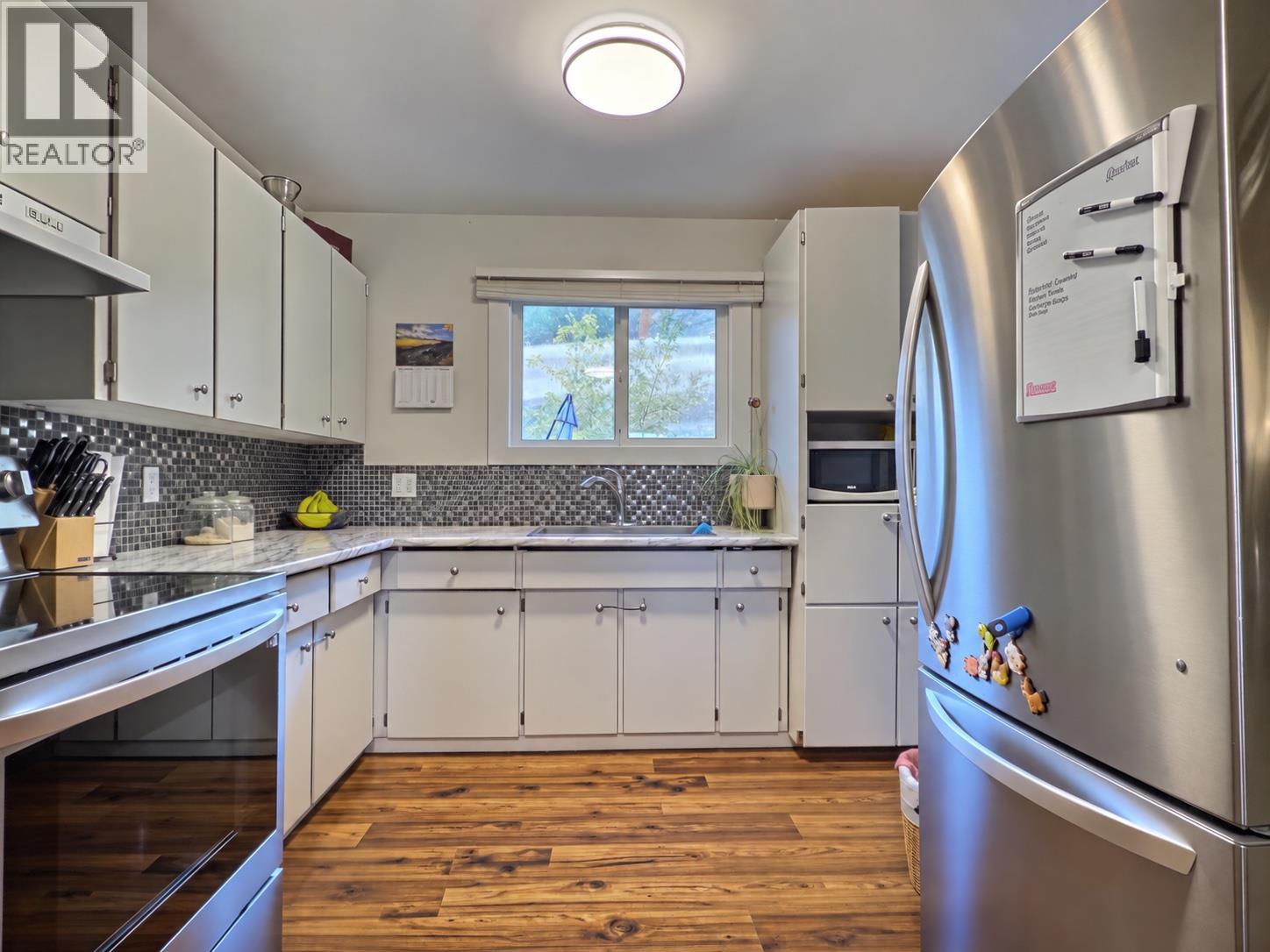 871 Mcqueen Drive, Kamloops, British Columbia  V2B 7X8 - Photo 6 - 10402348
