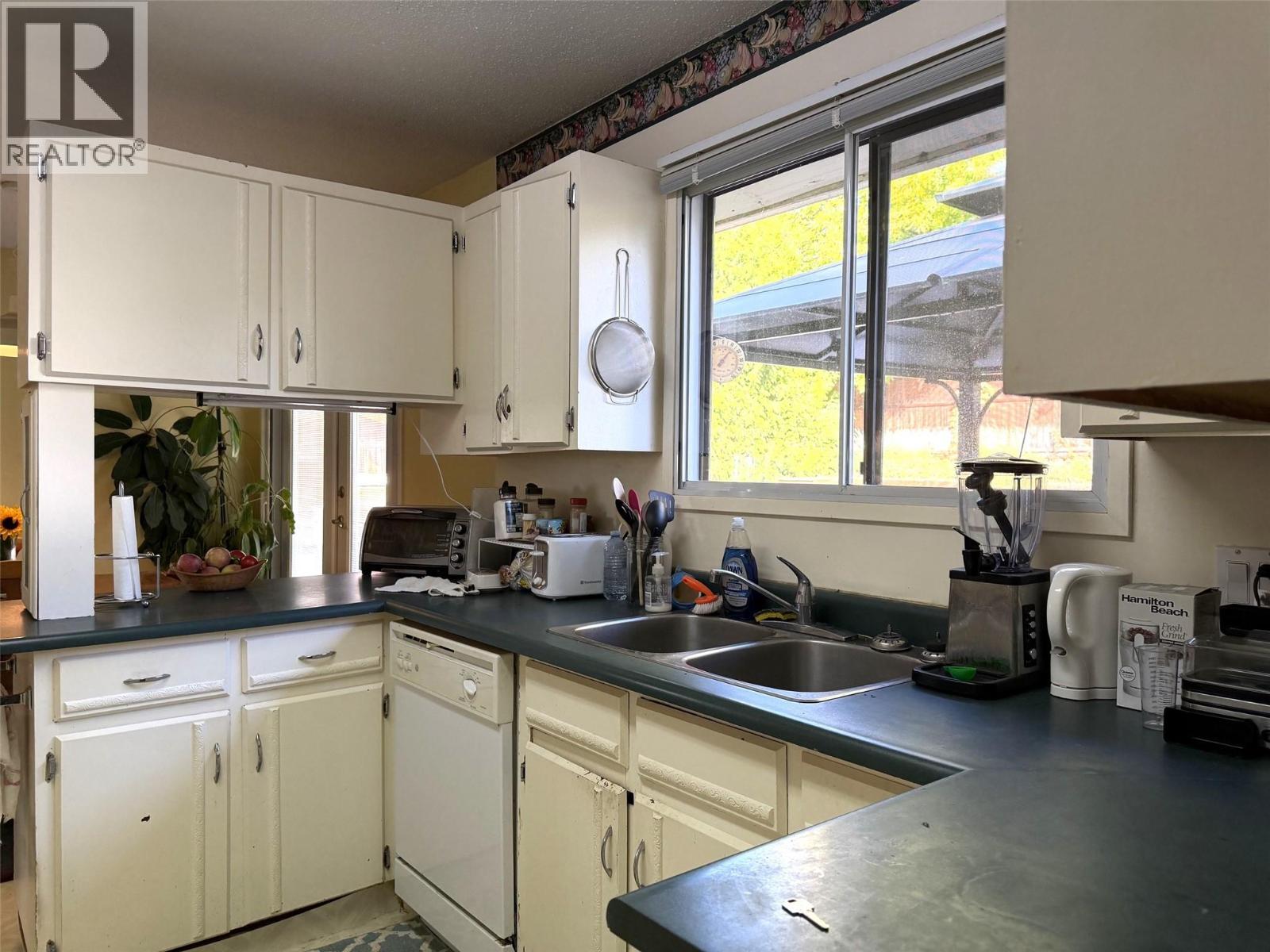 2490 Smid Road, West Kelowna, British Columbia  V4T 1P1 - Photo 4 - 10402295