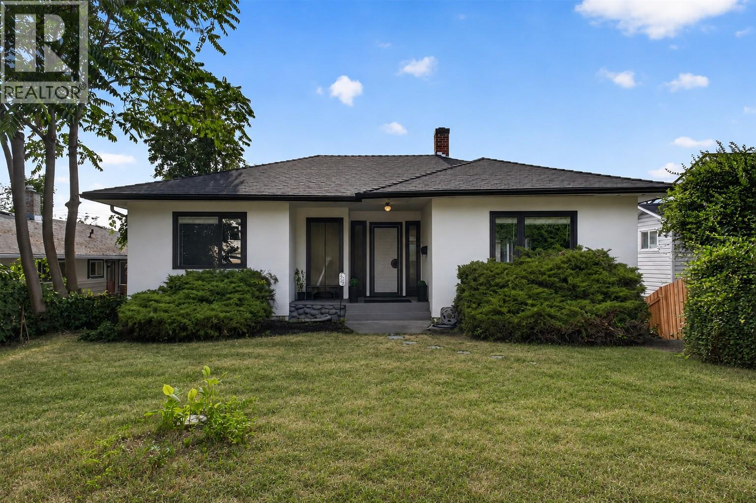 3302 Pleasant Valley Road, Vernon, British Columbia  V1T 4L5 - Photo 1 - 10401871