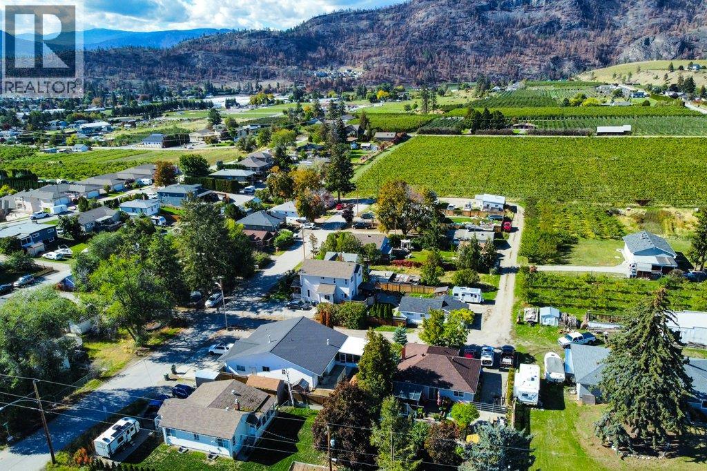 9702 Sargeant Street, Summerland, British Columbia  V0H 1Z3 - Photo 4 - 10402228