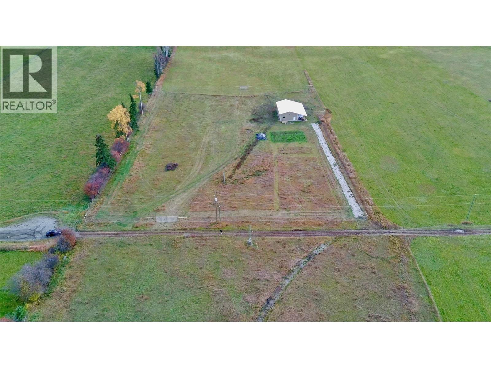180 Mitchell Road, Cherryville, British Columbia  V0E 2G3 - Photo 10 - 10402403