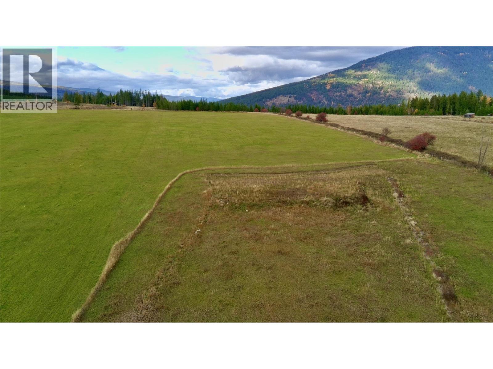 180 Mitchell Road, Cherryville, British Columbia  V0E 2G3 - Photo 13 - 10402403