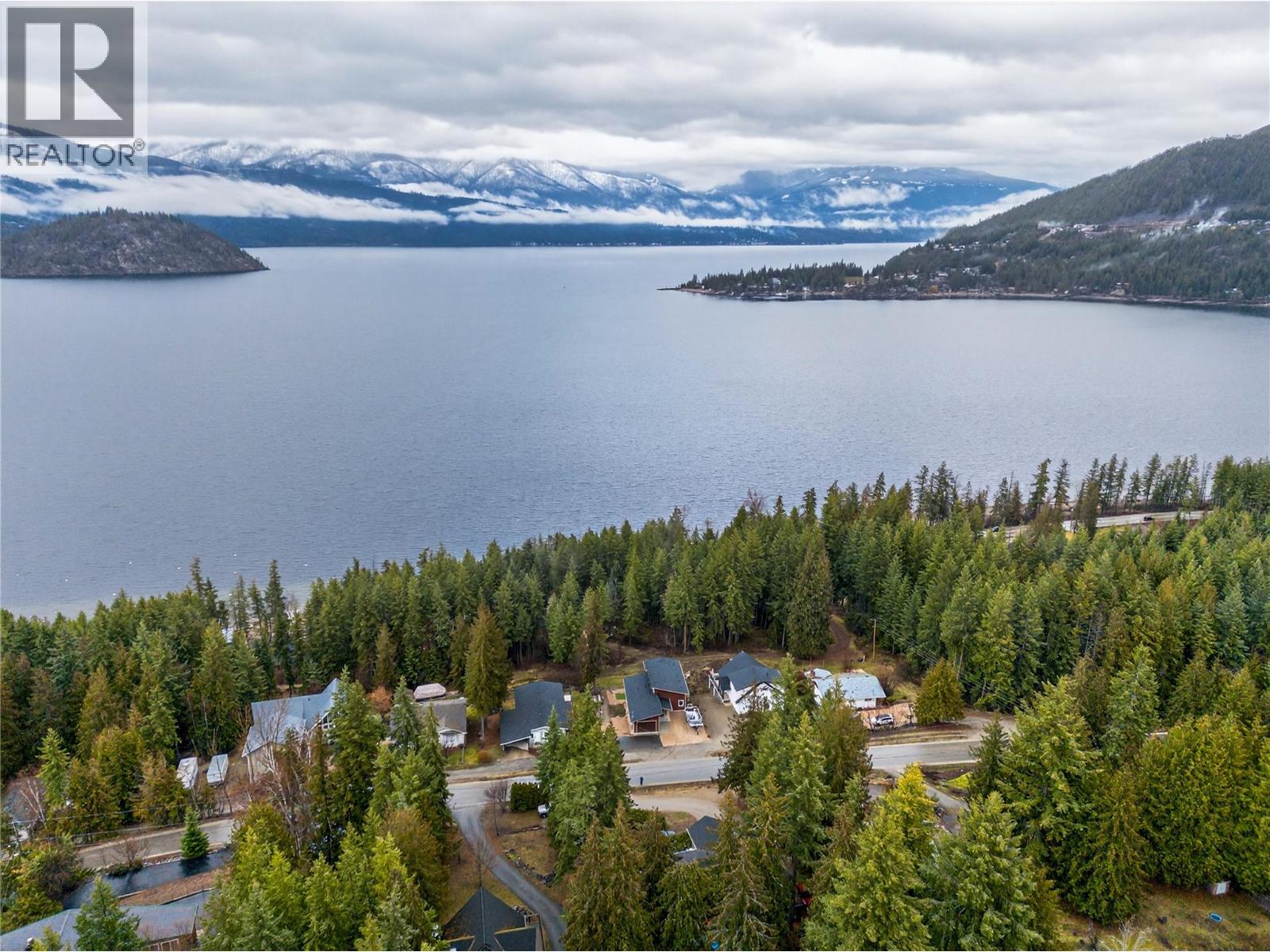 3044 Cedar Drive, Blind Bay, British Columbia  V0E 2W2 - Photo 4 - 10402370