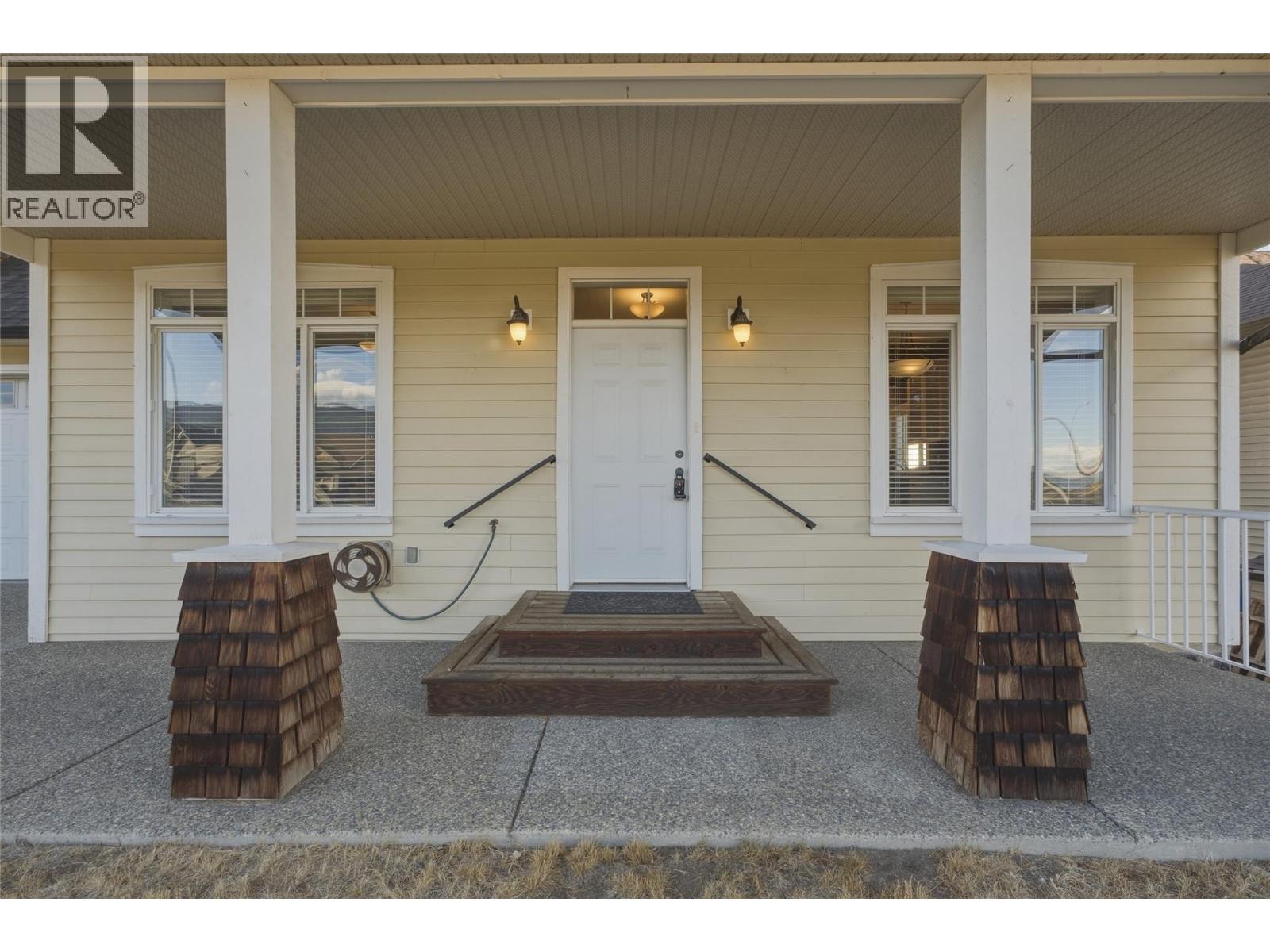 479 Middleton Way, Coldstream, British Columbia  V1B 3Z7 - Photo 3 - 10402413