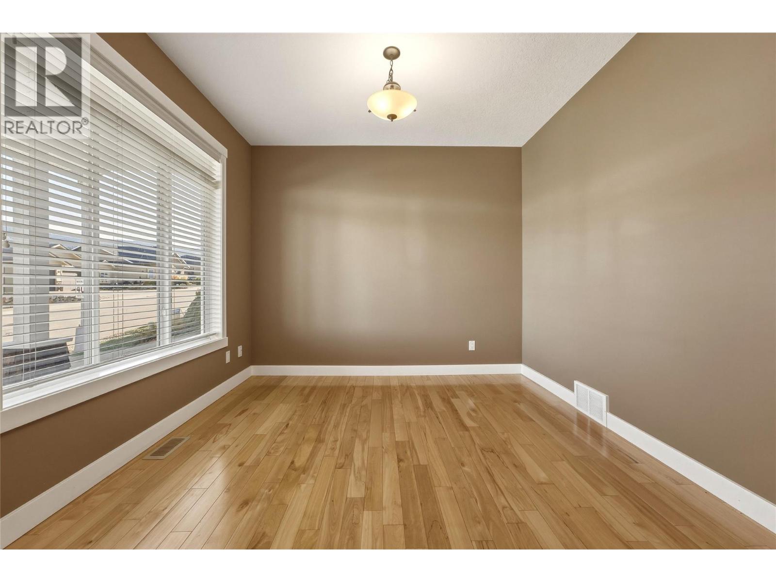 479 Middleton Way, Coldstream, British Columbia  V1B 3Z7 - Photo 6 - 10402413