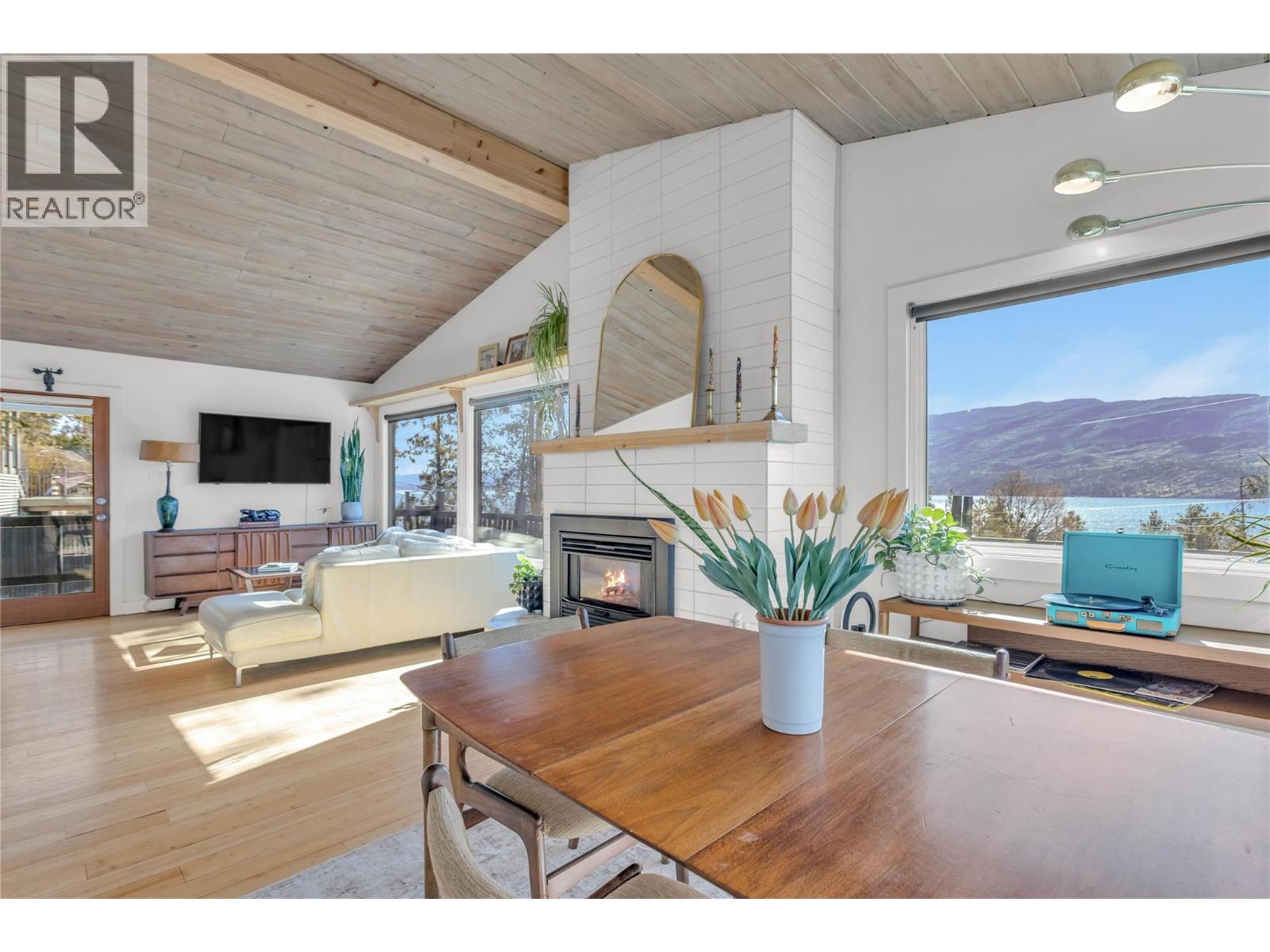 3991 Desert Pines Avenue, Peachland, British Columbia  V0H 1X2 - Photo 3 - 10402199