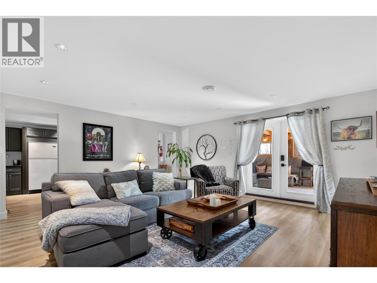 1070 Maccleave Avenue, Penticton, British Columbia  V2A 3C6 - Photo 31 - 10402386