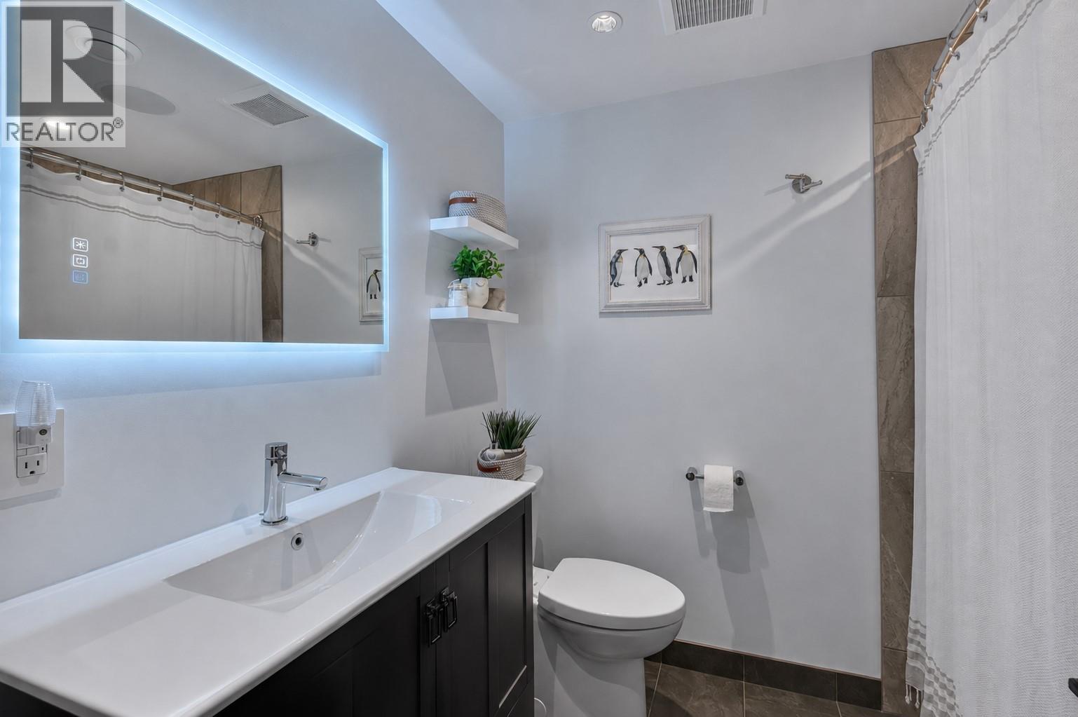 1070 Maccleave Avenue, Penticton, British Columbia  V2A 3C6 - Photo 37 - 10402386