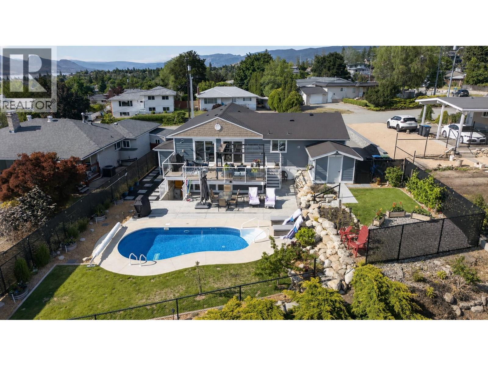 1070 Maccleave Avenue, Penticton, British Columbia  V2A 3C6 - Photo 43 - 10402386