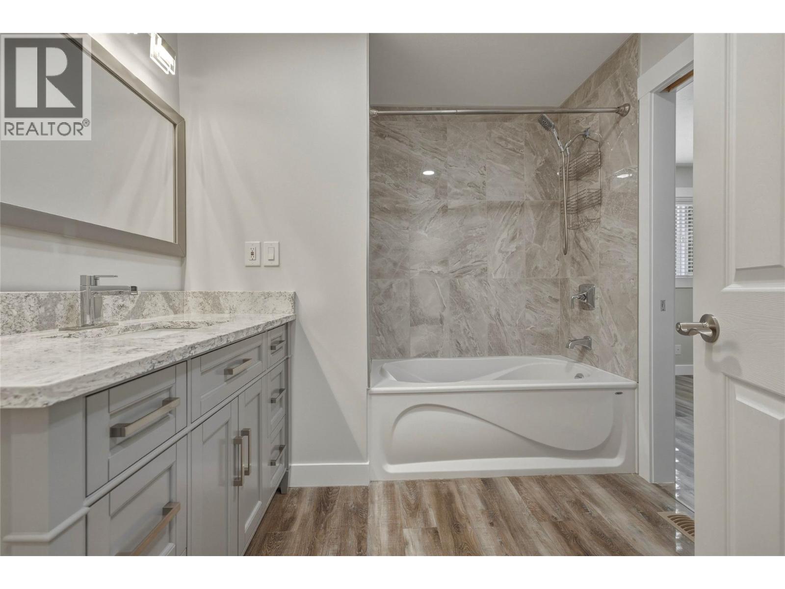 7701 Birch Lane, Coldstream, British Columbia  V1B 1P1 - Photo 10 - 10402304