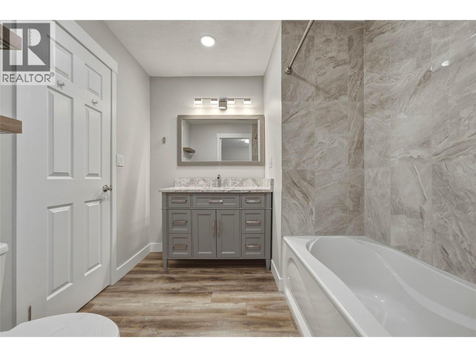 7701 Birch Lane, Coldstream, British Columbia  V1B 1P1 - Photo 11 - 10402304
