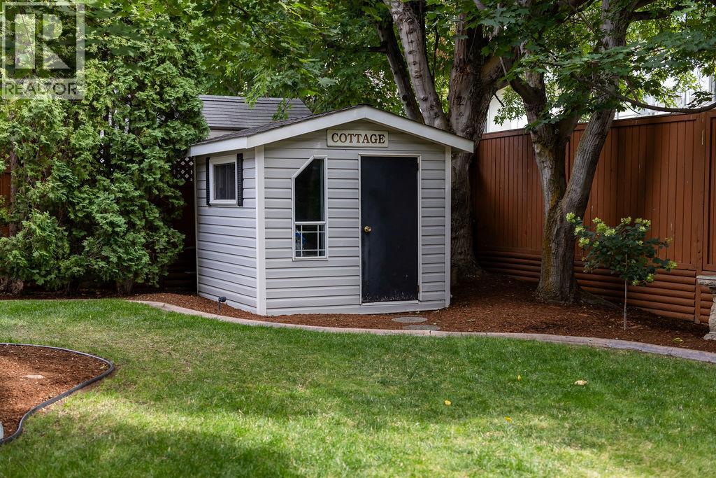 1931 Tinniswood Court, Kamloops, British Columbia  V2E 2K5 - Photo 8 - 10402267
