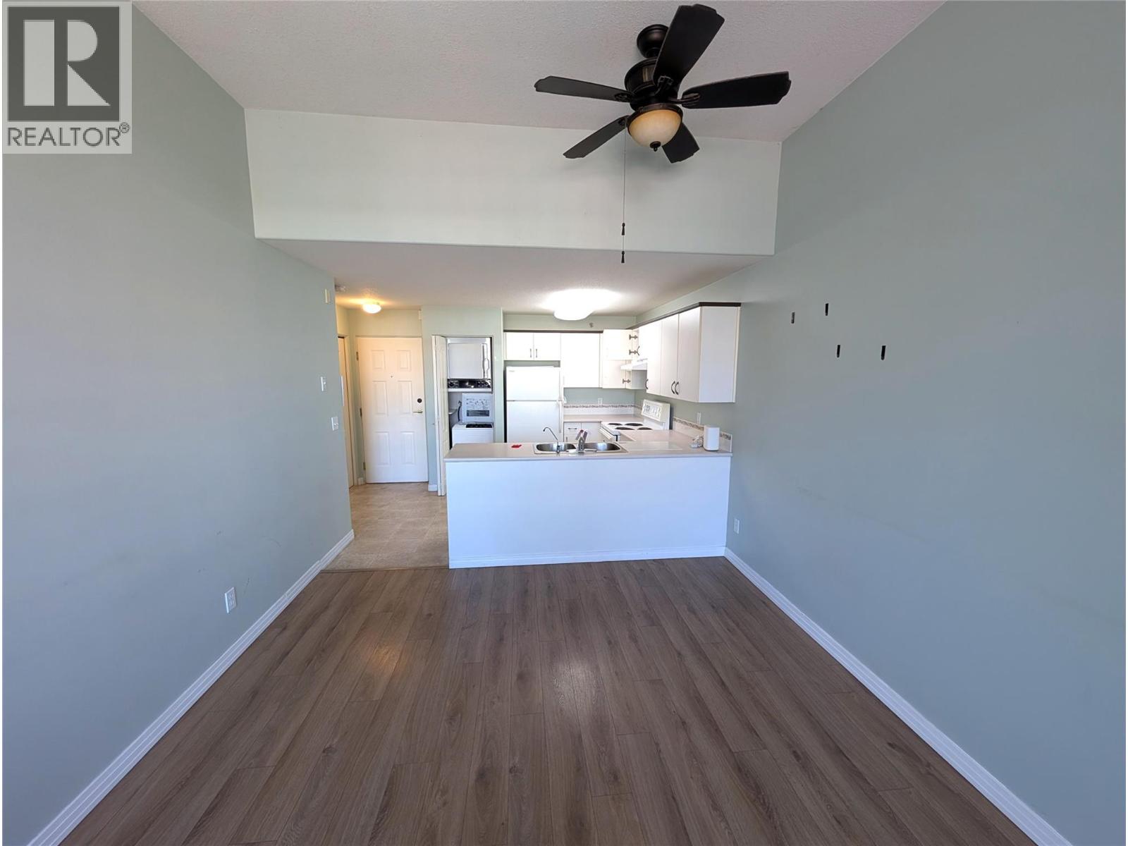 554 Seymour Street Unit# 411, Kamloops, British Columbia  V2C 2G9 - Photo 2 - 10402366