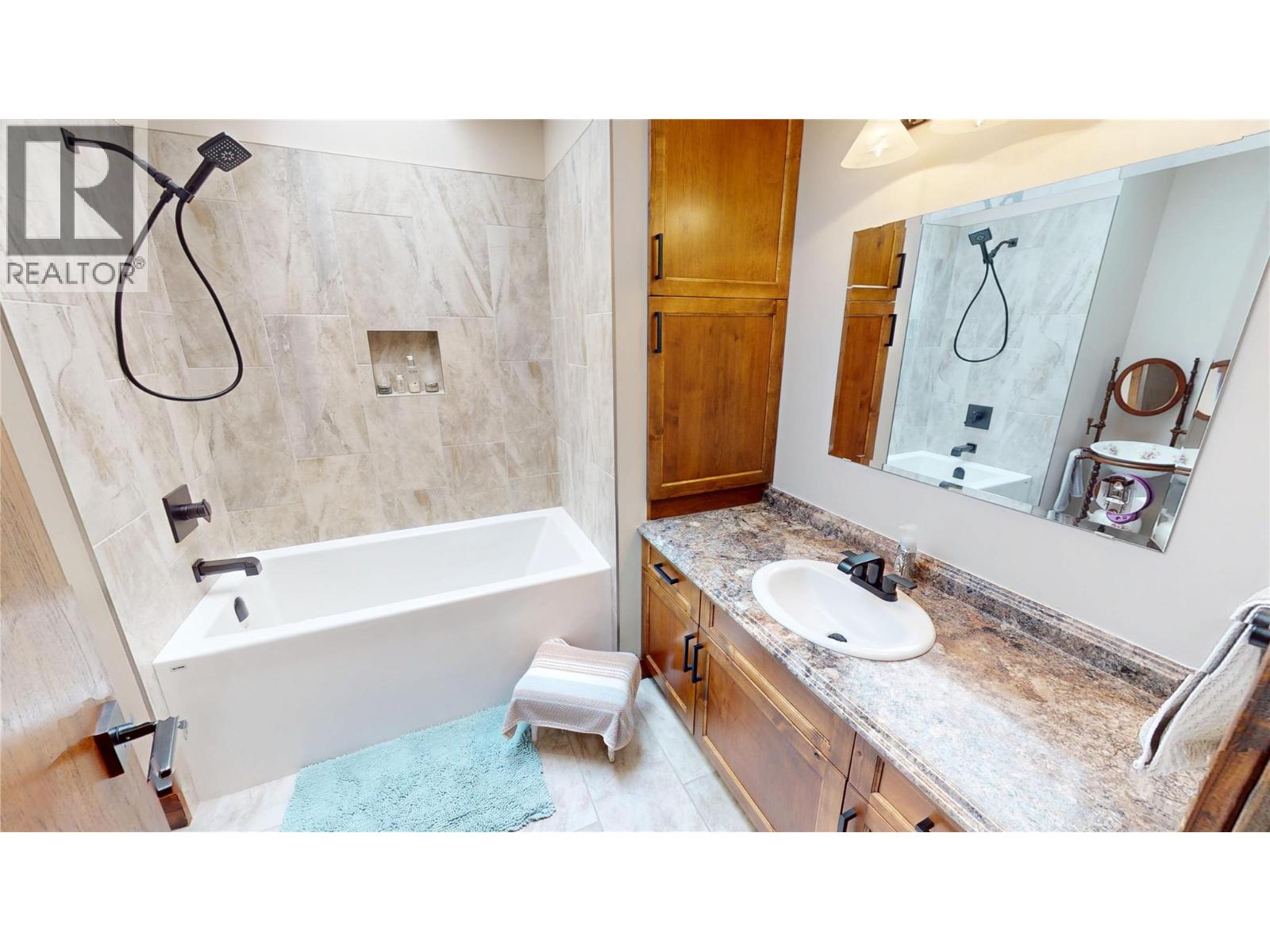 8380 Richardson Crescent, Canal Flats, British Columbia  V0B 1B0 - Photo 11 - 10362810