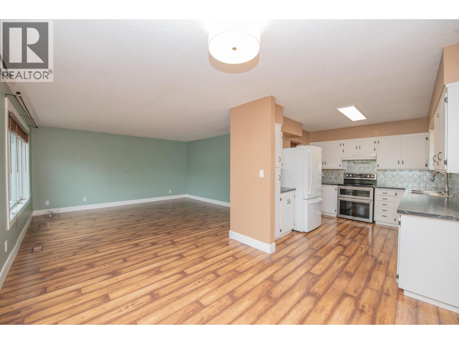 2855 Burns Avenue, Armstrong, British Columbia  V0E 1B1 - Photo 11 - 10402122