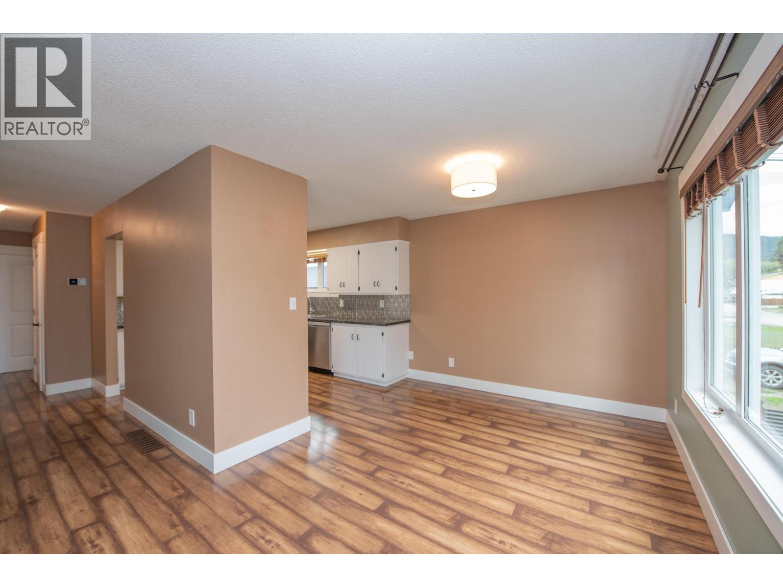 2855 Burns Avenue, Armstrong, British Columbia  V0E 1B1 - Photo 12 - 10402122