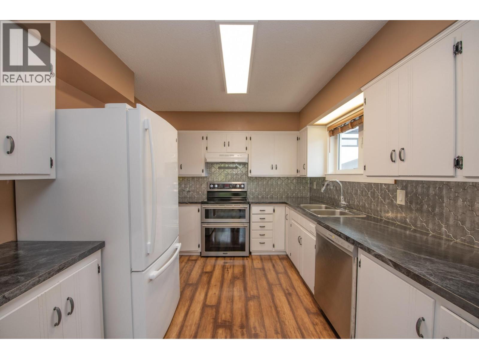 2855 Burns Avenue, Armstrong, British Columbia  V0E 1B1 - Photo 2 - 10402122