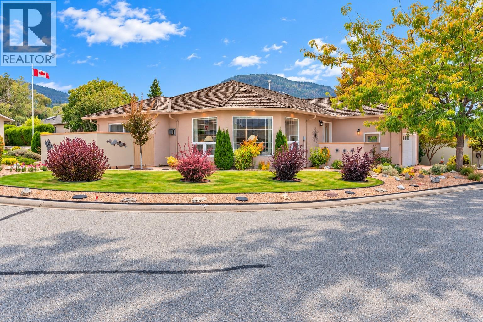 440 Ridge Place, Penticton, British Columbia  V2A 8N7 - Photo 1 - 10402314