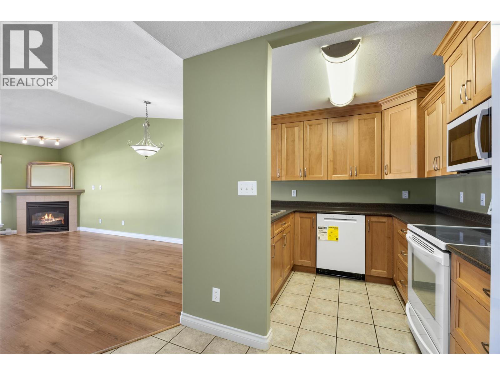 683 Victoria Street Unit# 407, Kamloops, British Columbia  V2C 2B3 - Photo 4 - 10402359