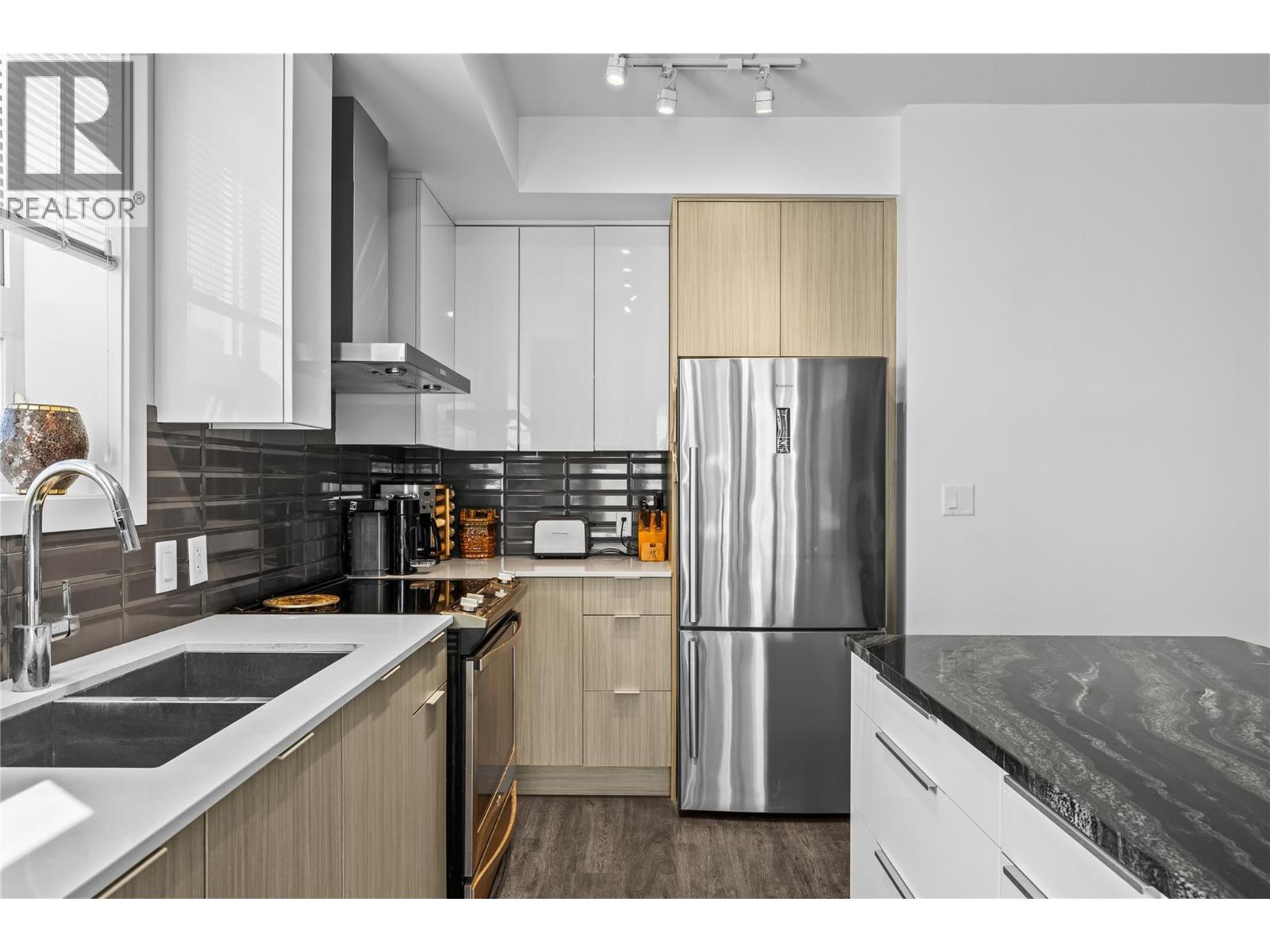 1770 Richter Street Unit# Ph 18, Kelowna, British Columbia  V1Y 0E6 - Photo 9 - 10402444