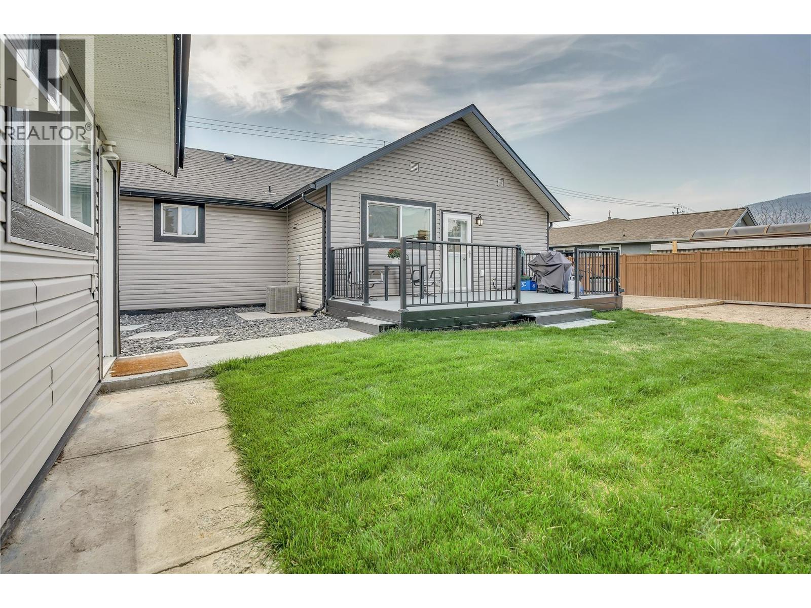 507 Duncan Avenue W, Penticton, British Columbia  V2A 2V8 - Photo 27 - 10402094