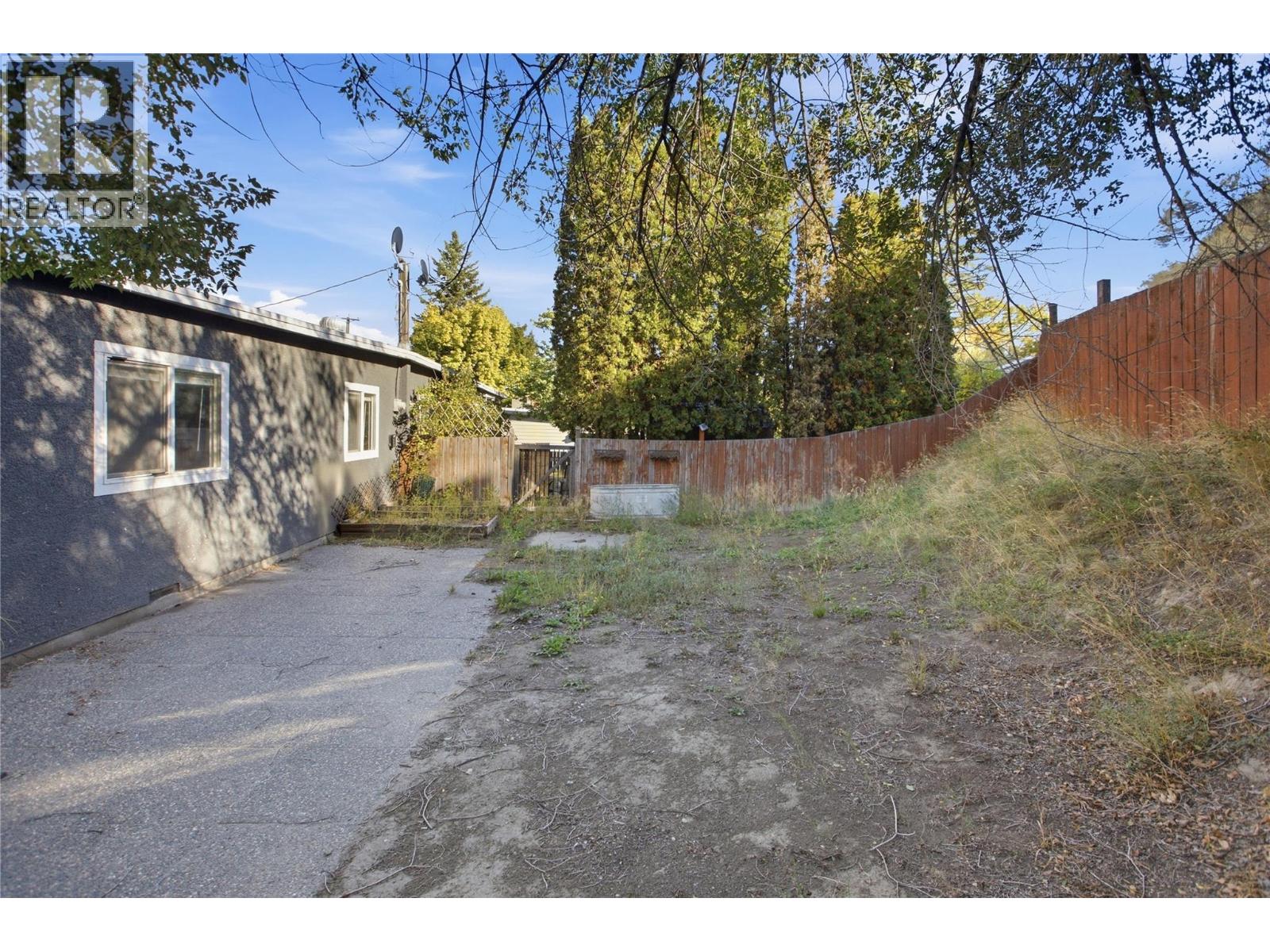 2231/2233 Valleyview Drive, Kamloops, British Columbia  V2C 4C8 - Photo 10 - 10402451