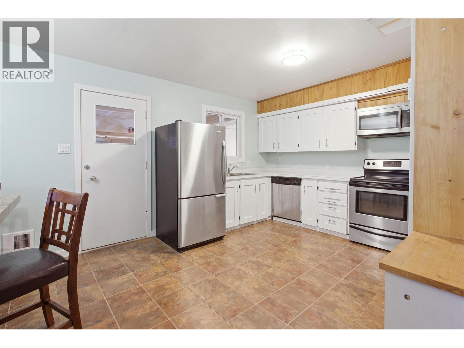 2231/2233 Valleyview Drive, Kamloops, British Columbia  V2C 4C8 - Photo 31 - 10402451