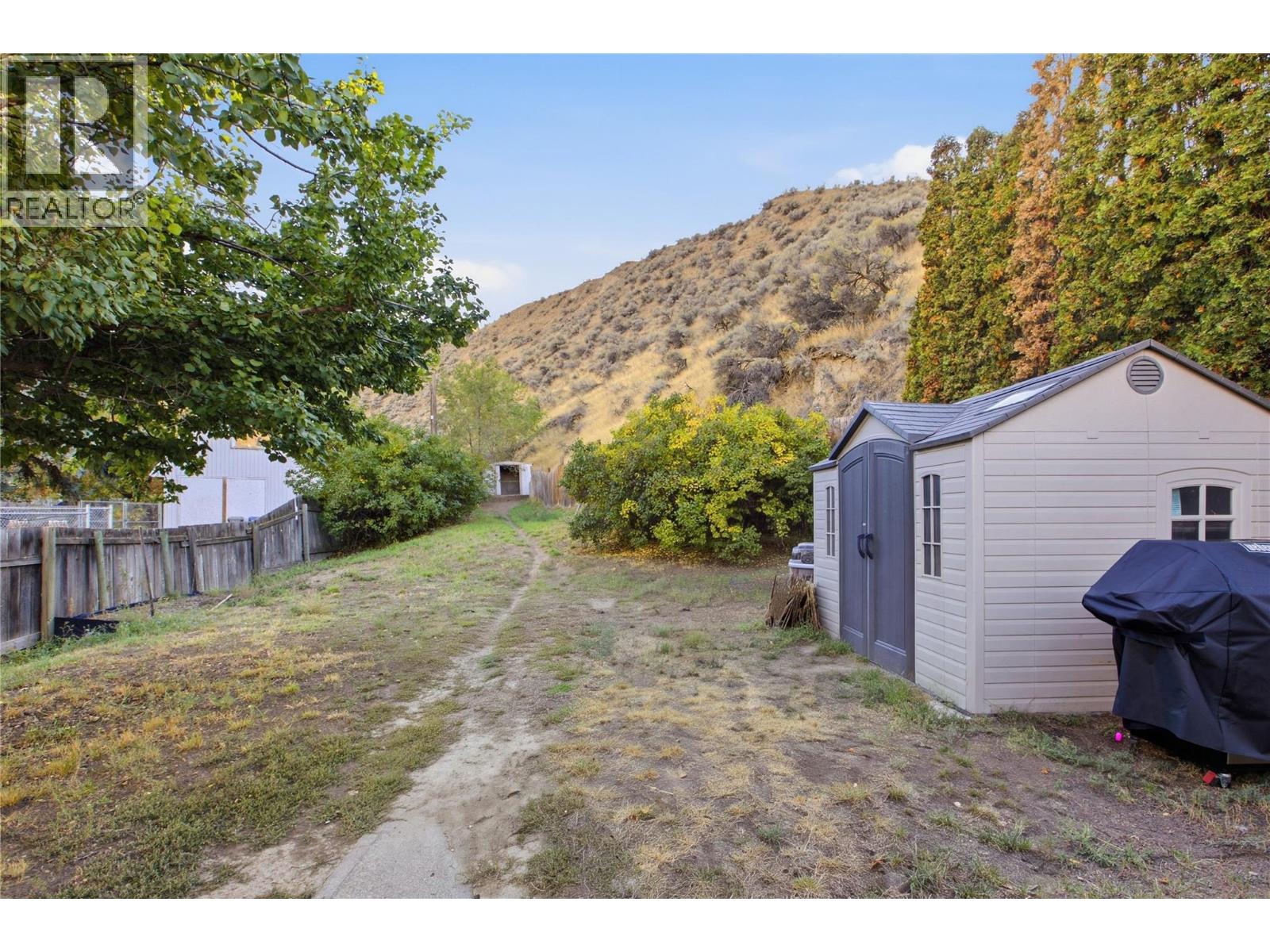 2231/2233 Valleyview Drive, Kamloops, British Columbia  V2C 4C8 - Photo 35 - 10402451