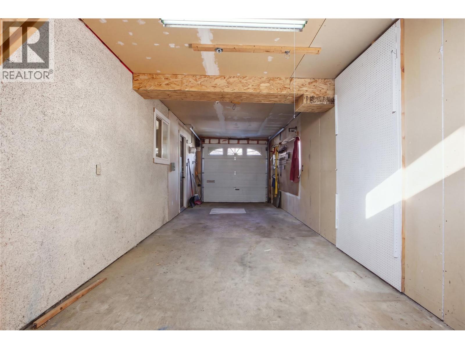 2231/2233 Valleyview Drive, Kamloops, British Columbia  V2C 4C8 - Photo 41 - 10402451