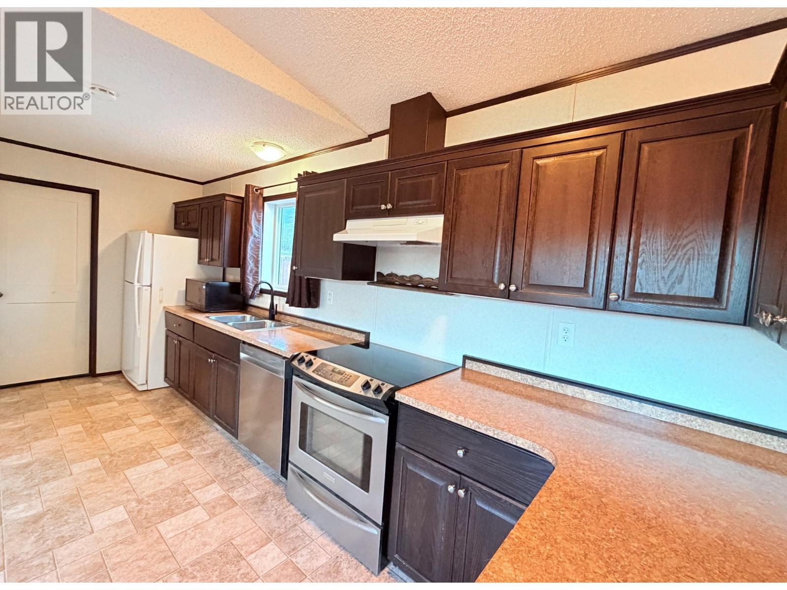 4821 Crescentwood Drive, Edgewater, British Columbia  V0A 1E0 - Photo 6 - 10402405