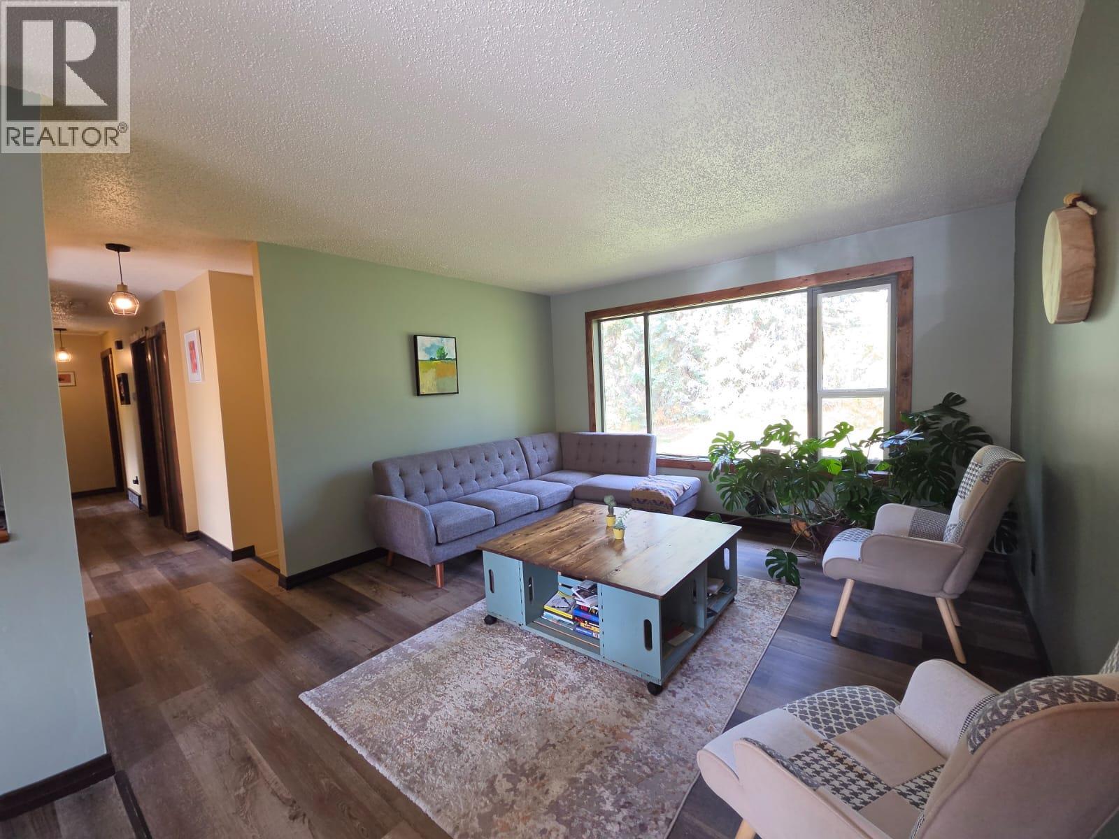 6082 Centennial Road W, Moberly Lake, British Columbia  V0C 1X0 - Photo 6 - 10402361