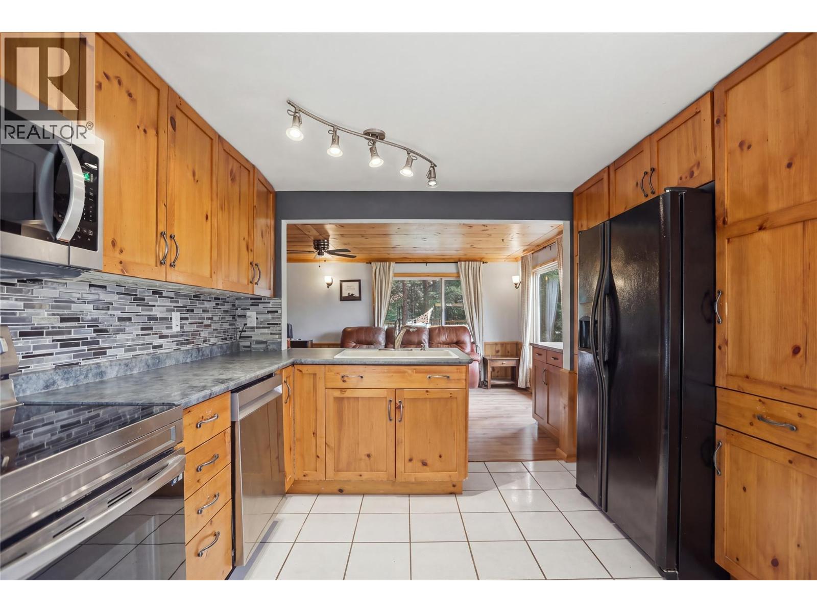2321 Peterson Road, Merritt, British Columbia  V1K 1B8 - Photo 29 - 10402044