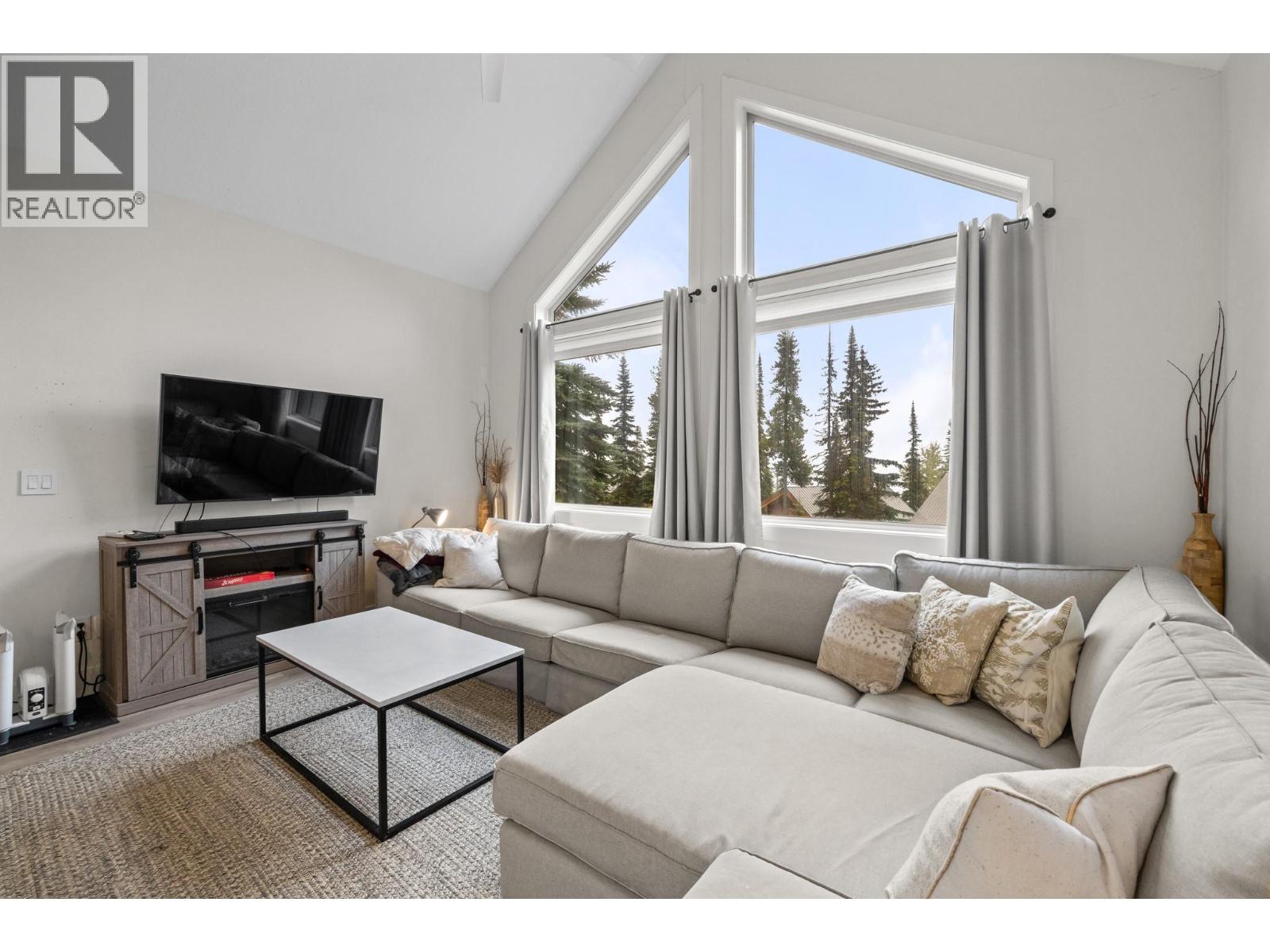 5977 Snow Pines Crescent Unit# 116c, Big White, British Columbia  V1P 1P3 - Photo 5 - 10402458