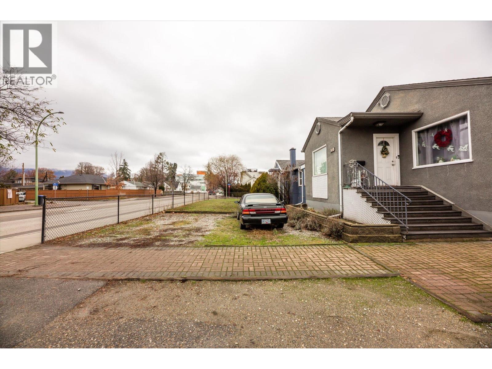 2415 Pandosy Street, Kelowna, British Columbia  V1Y 1T7 - Photo 18 - 10402369