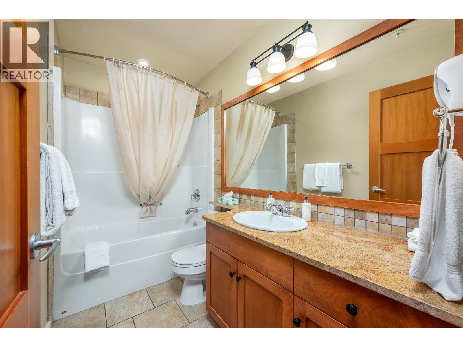 170 Silver Lode Lane Lane Unit# 304, Silver Star, British Columbia  V1B 3M1 - Photo 17 - 10401720