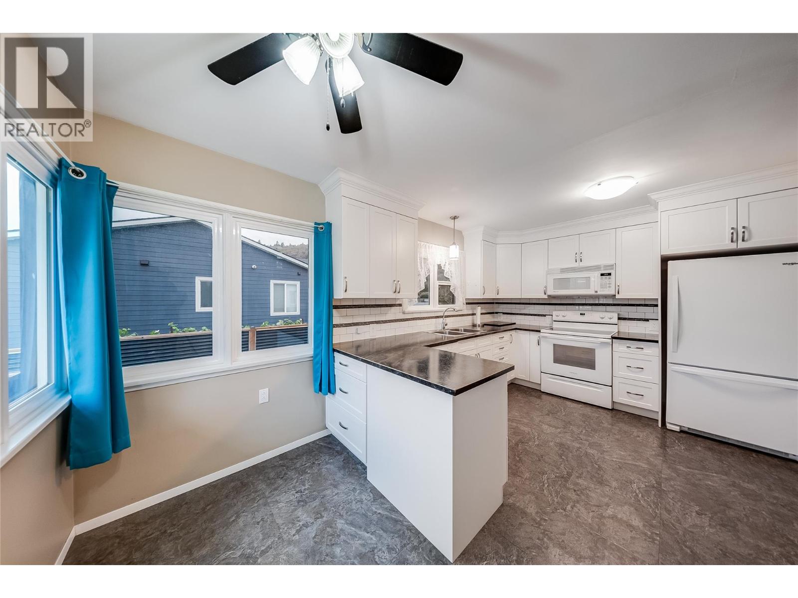 735 10th Avenue, Montrose, British Columbia  V0G 1P0 - Photo 10 - 10402231