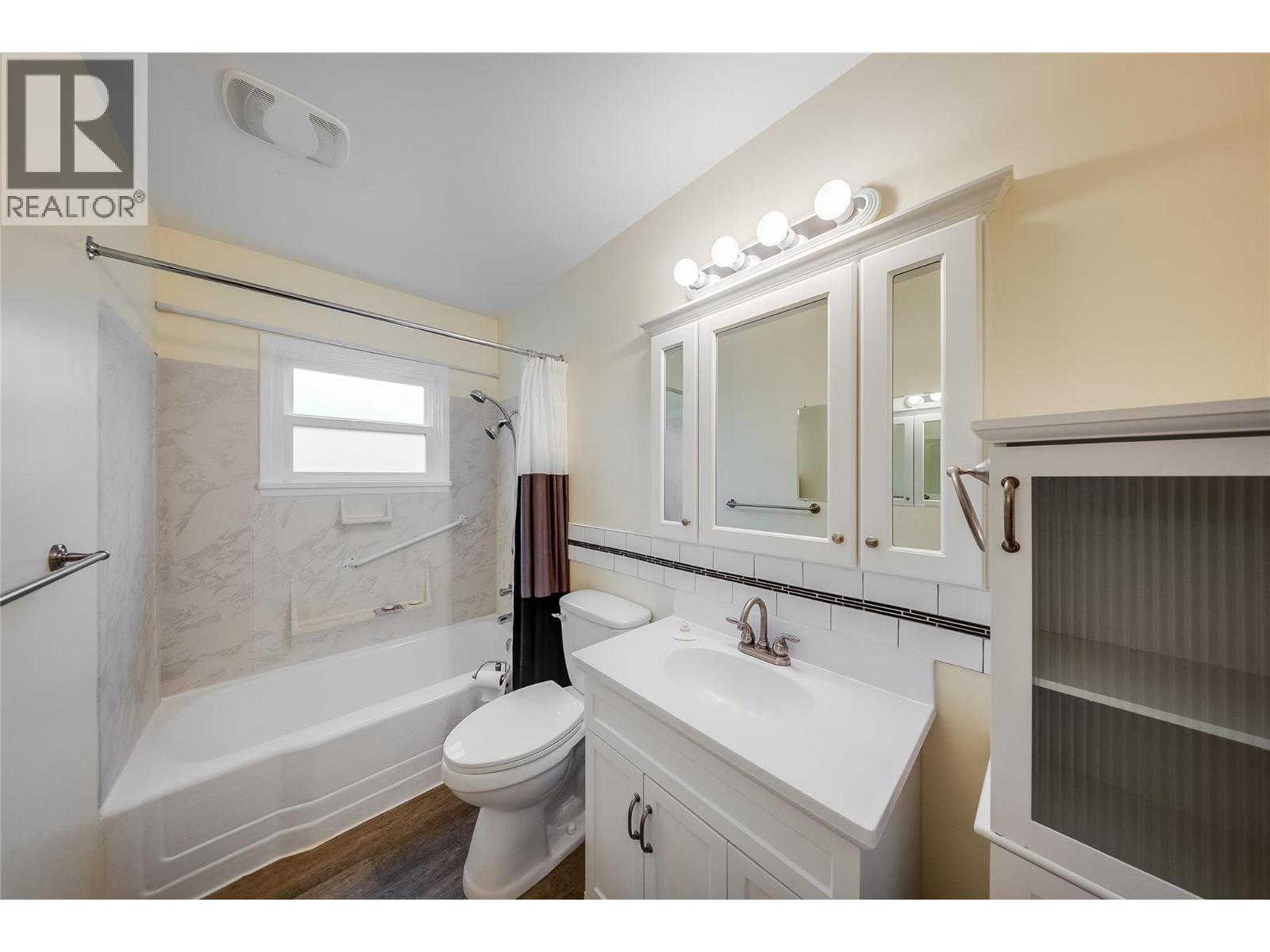 735 10th Avenue, Montrose, British Columbia  V0G 1P0 - Photo 21 - 10402231